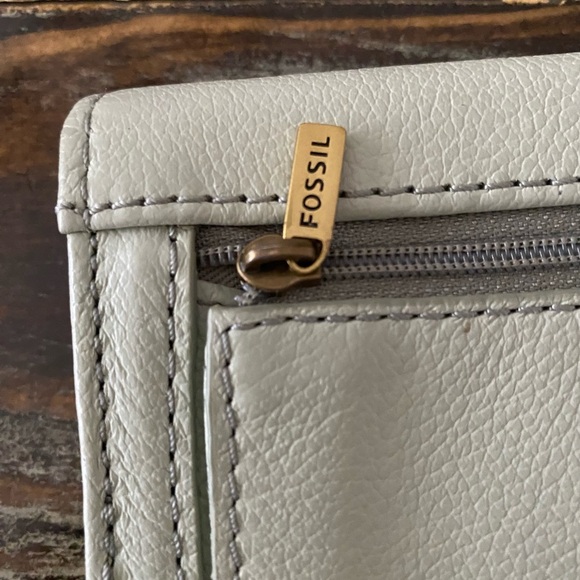 Fossil genuine leather long wallet - Light Green - Inside Light Grey - Picture 4 of 9